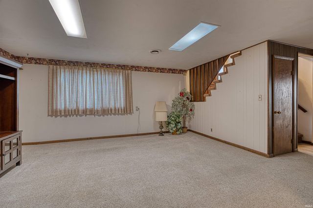 8177 Angel Drive, Newburgh, IN 47630