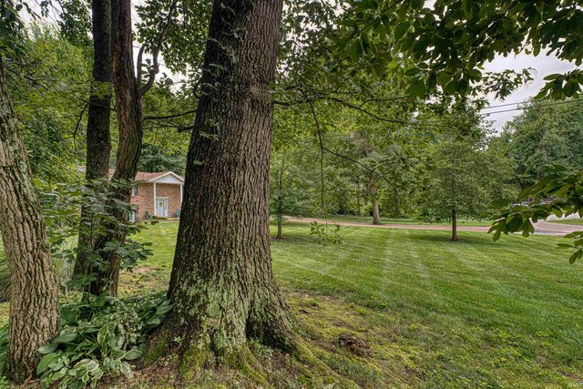 8177 Angel Drive, Newburgh, IN 47630