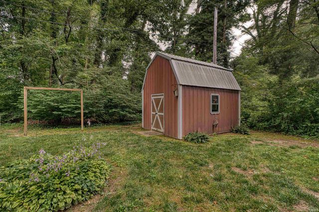 8177 Angel Drive, Newburgh, IN 47630