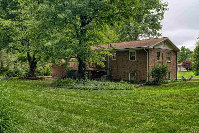 8177 Angel Drive, Newburgh, IN 47630
