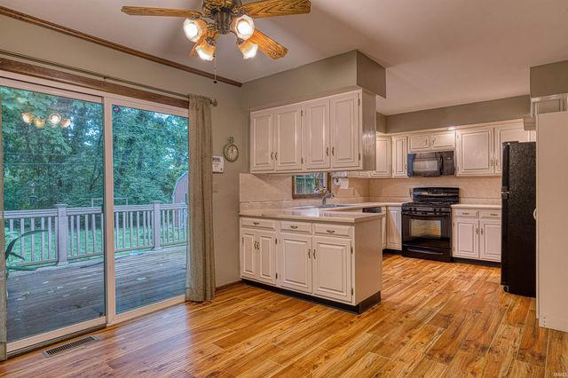 8177 Angel Drive, Newburgh, IN 47630