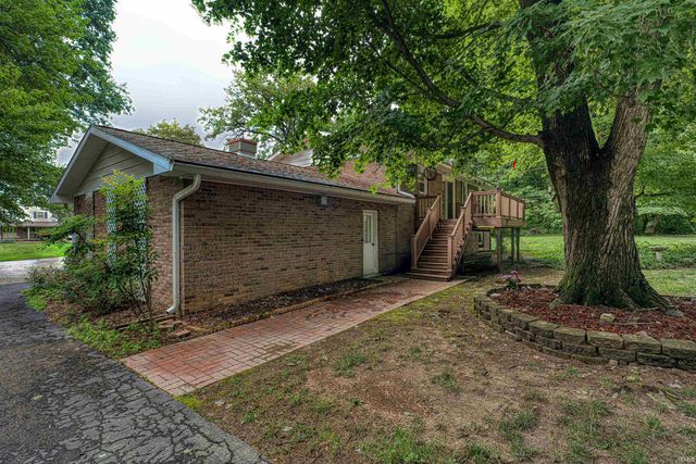 8177 Angel Drive, Newburgh, IN 47630
