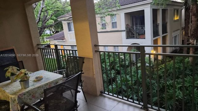 2486 Centergate Dr 203, Miramar, FL 33025