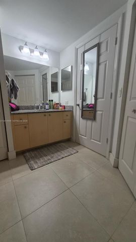 2486 Centergate Dr 203, Miramar, FL 33025