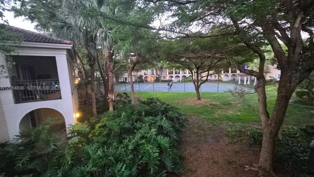2486 Centergate Dr 203, Miramar, FL 33025