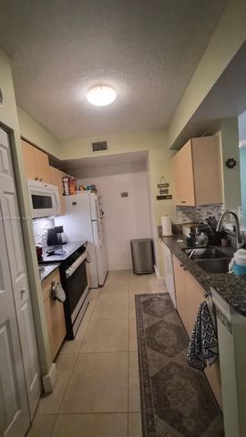 2486 Centergate Dr 203, Miramar, FL 33025