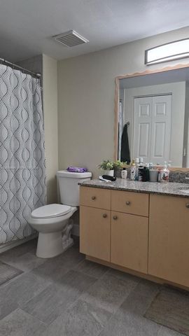 2486 Centergate Dr 203, Miramar, FL 33025