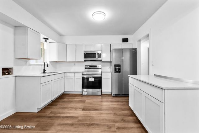 5413 Minyard Dr, Louisville, KY 40219