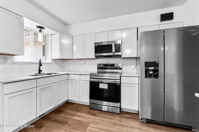 5413 Minyard Dr, Louisville, KY 40219