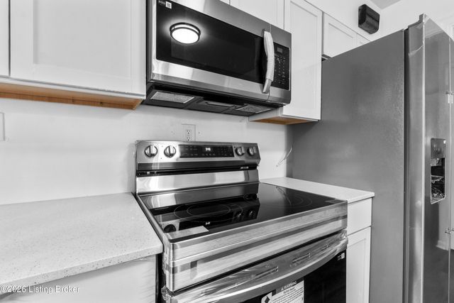 5413 Minyard Dr, Louisville, KY 40219