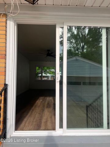 5413 Minyard Dr, Louisville, KY 40219