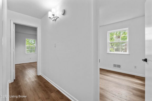 5413 Minyard Dr, Louisville, KY 40219