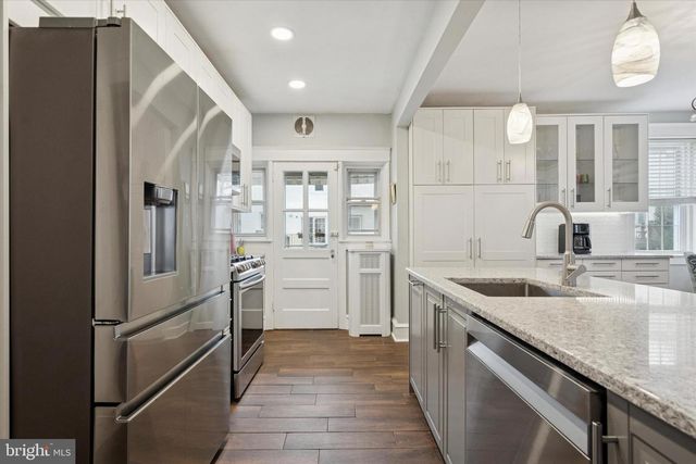 28 CHATHAM RD, Ardmore, PA 19003