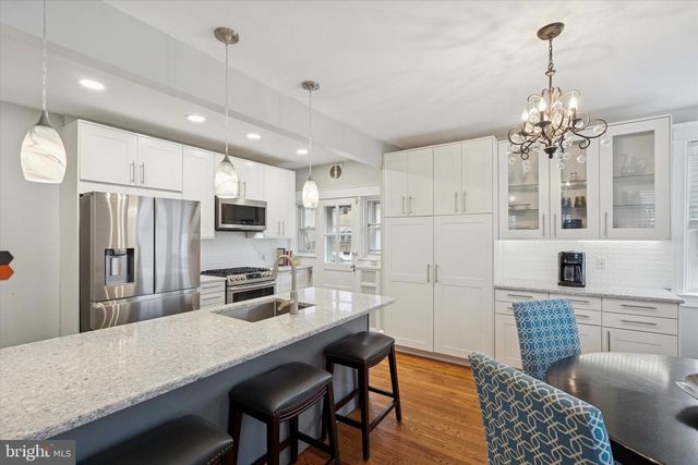 28 CHATHAM RD, Ardmore, PA 19003