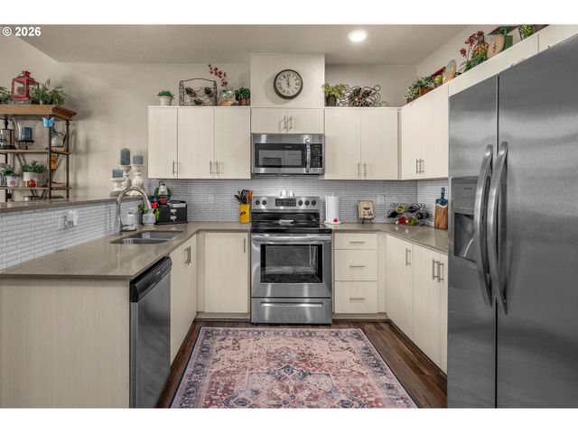 17181 Sw SNOWDALE St 306, Beaverton, OR 97007