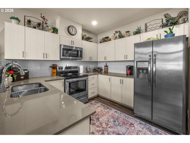 17181 Sw SNOWDALE St 306, Beaverton, OR 97007