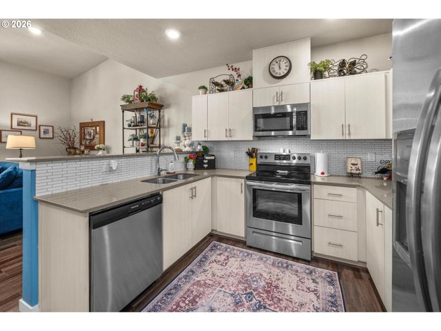 17181 Sw SNOWDALE St 306, Beaverton, OR 97007