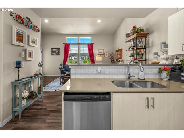 17181 Sw SNOWDALE St 306, Beaverton, OR 97007