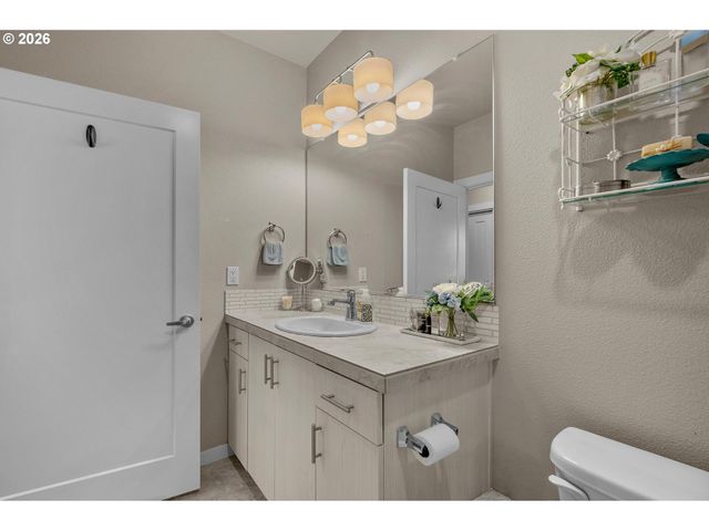 17181 Sw SNOWDALE St 306, Beaverton, OR 97007