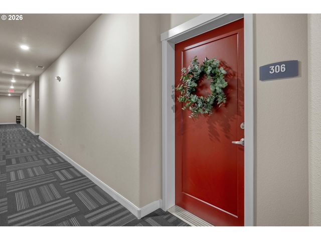 17181 Sw SNOWDALE St 306, Beaverton, OR 97007
