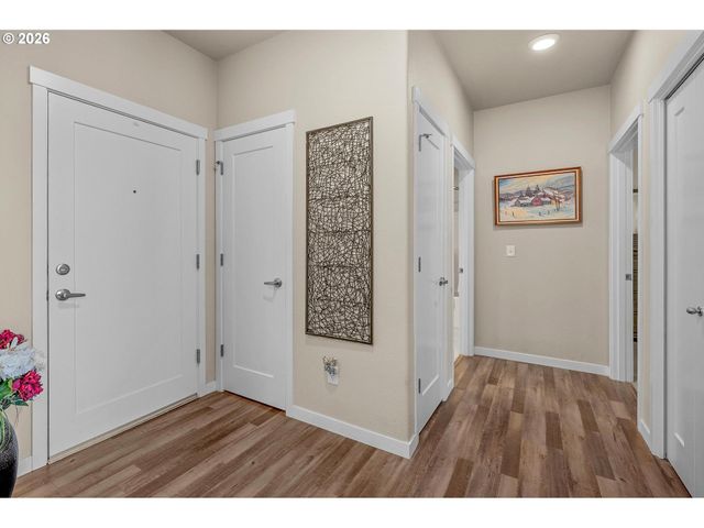 17181 Sw SNOWDALE St 306, Beaverton, OR 97007