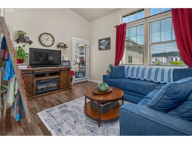 17181 Sw SNOWDALE St 306, Beaverton, OR 97007