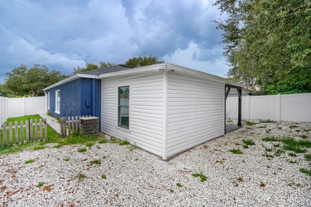 701 PERIWINKLE POINTE PLACE, Seffner, FL 33584
