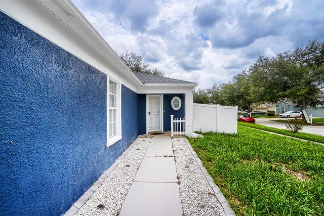 701 PERIWINKLE POINTE PLACE, Seffner, FL 33584