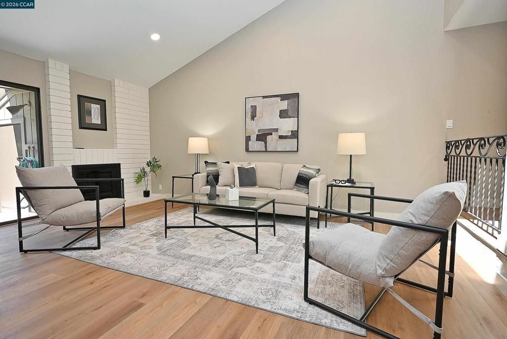 Image 13 of property listing at 110 Alamo Sq, Alamo, CA 94507
