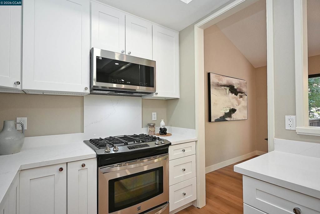 Image 21 of property listing at 110 Alamo Sq, Alamo, CA 94507