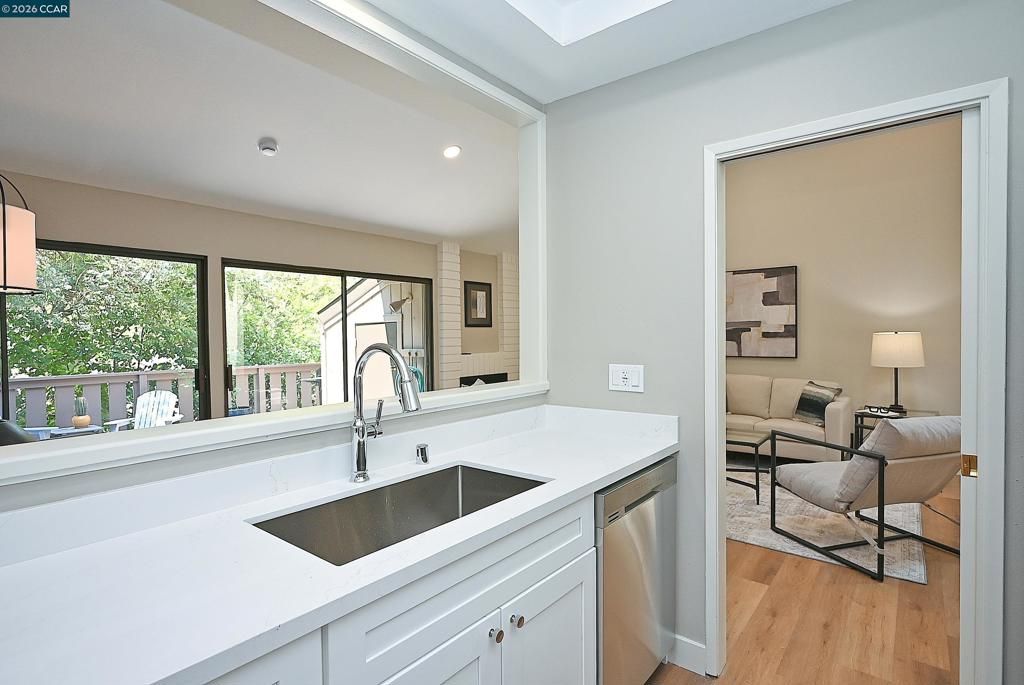 Image 22 of property listing at 110 Alamo Sq, Alamo, CA 94507