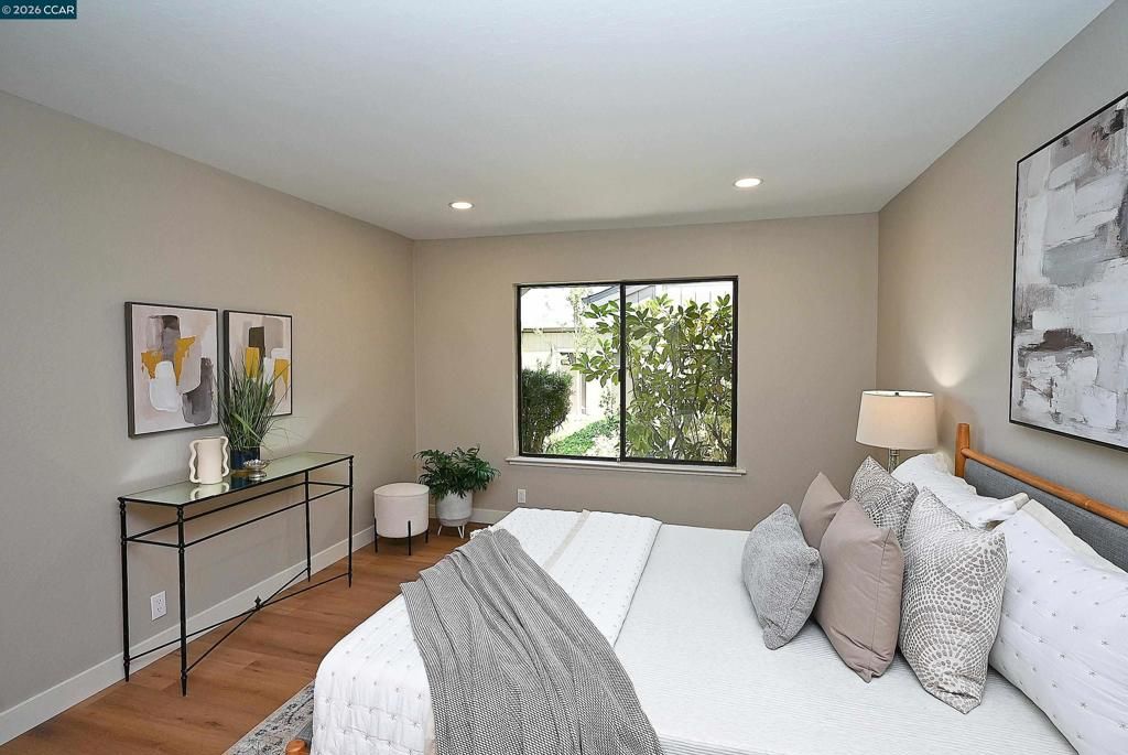 Image 32 of property listing at 110 Alamo Sq, Alamo, CA 94507