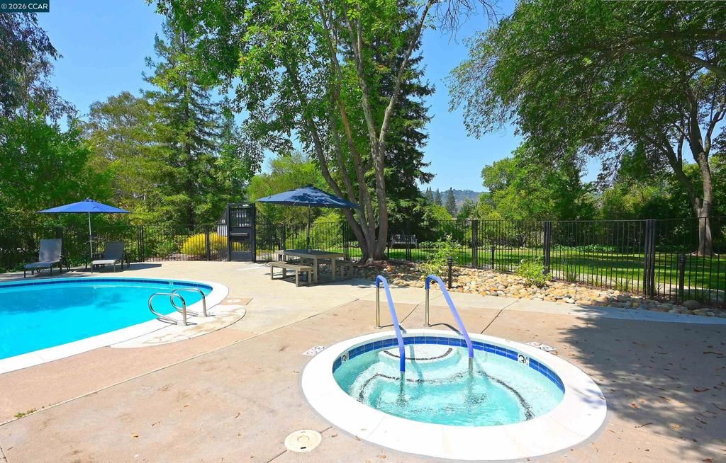Image 39 of property listing at 110 Alamo Sq, Alamo, CA 94507