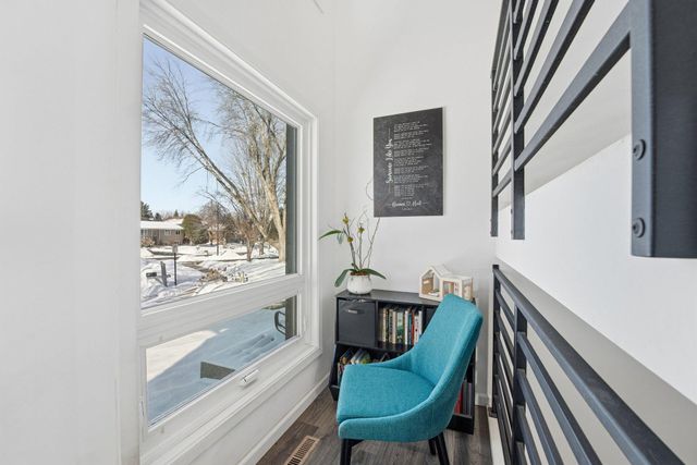 9865 Beard Avenue S, Bloomington, MN 55431