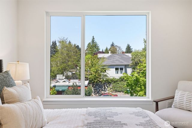6406 Fauntleroy Way SW, Seattle, WA 98136