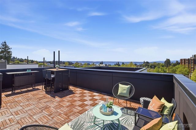 6406 Fauntleroy Way SW, Seattle, WA 98136