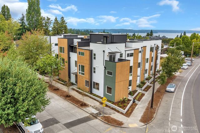 6406 Fauntleroy Way SW, Seattle, WA 98136