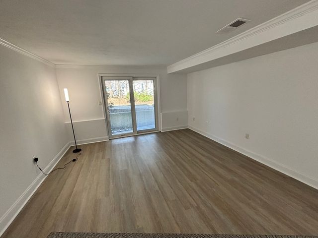 346 Neponset St D, Canton, MA 02021