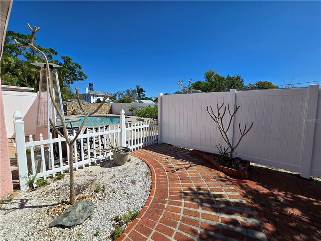 4744 7TH AVENUE N, St Petersburg, FL 33713