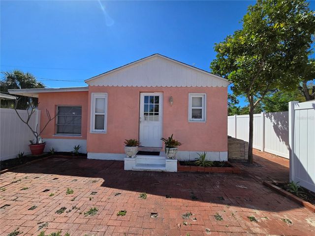 4744 7TH AVENUE N, St Petersburg, FL 33713