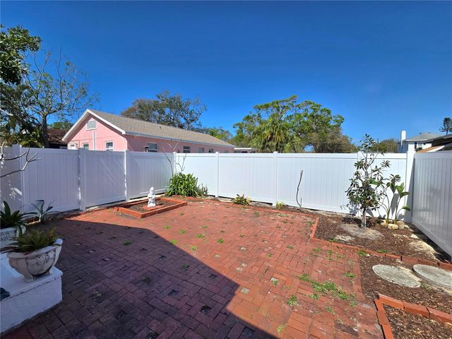 4744 7TH AVENUE N, St Petersburg, FL 33713