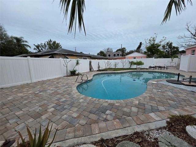 4744 7TH AVENUE N, St Petersburg, FL 33713
