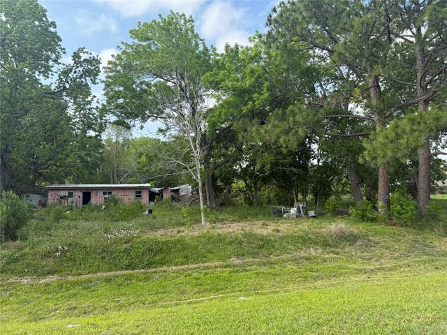 1019 E Archer Road, Baytown, TX 77521