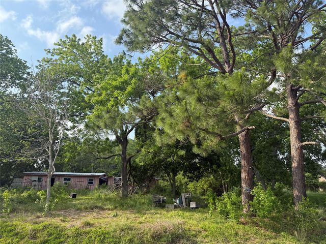 1019 E Archer Road, Baytown, TX 77521