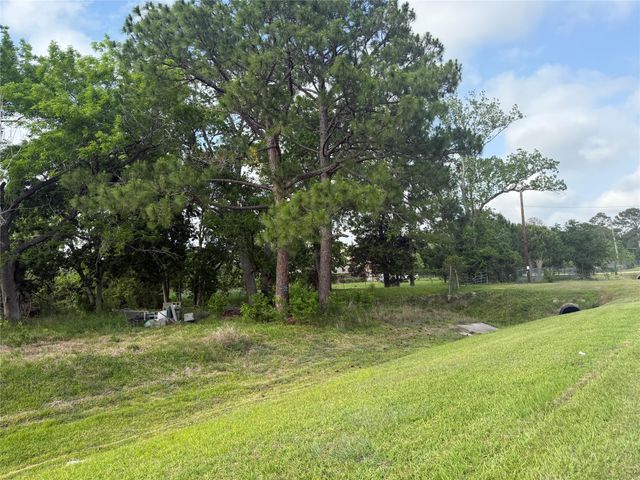 1019 E Archer Road, Baytown, TX 77521