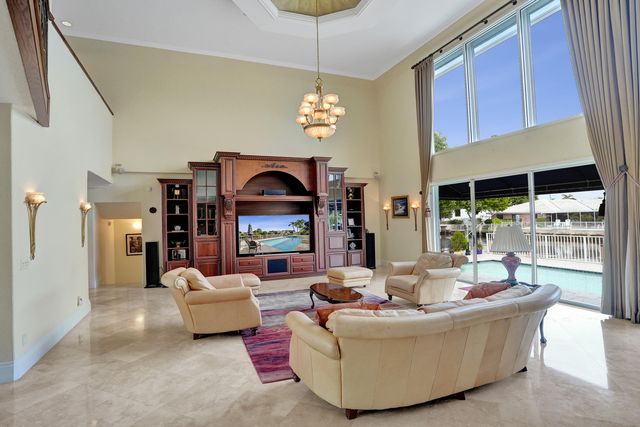 2875 NE 25th Court, Fort Lauderdale, FL 33305