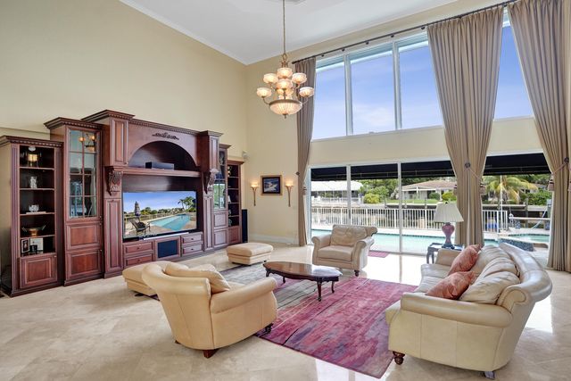 2875 NE 25th Court, Fort Lauderdale, FL 33305
