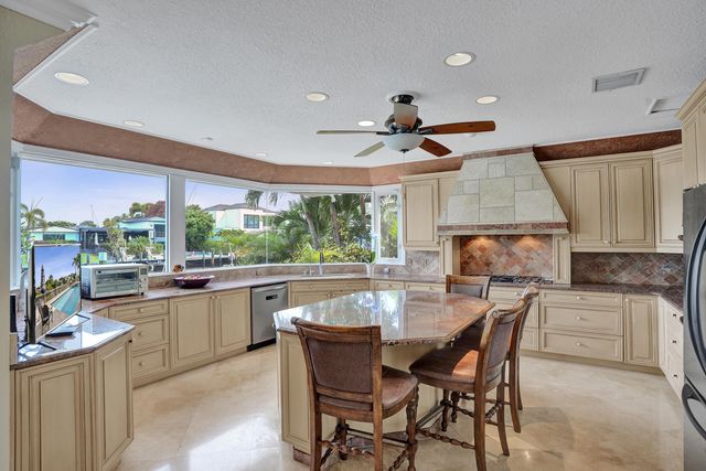 2875 NE 25th Court, Fort Lauderdale, FL 33305