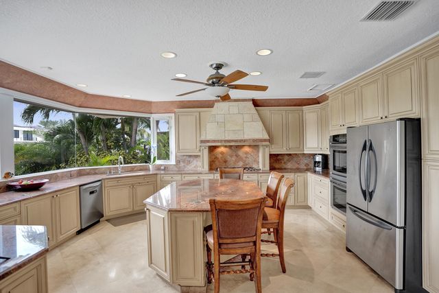 2875 NE 25th Court, Fort Lauderdale, FL 33305