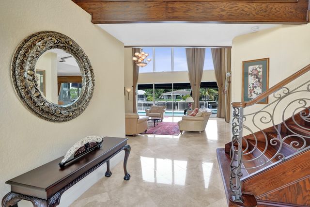 2875 NE 25th Court, Fort Lauderdale, FL 33305